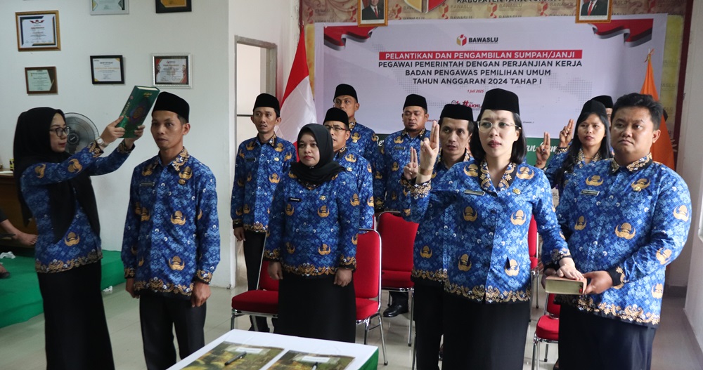 Pelantikan dan Pengambilan Sumpah/Janji Pegawai Pemerintah dengan Perjanjian Kerja (PPPK) Bawaslu Tahun Anggaran 2024 Tahap I di Lingkungan Kerja Bawaslu Kabupaten Tana Toraja